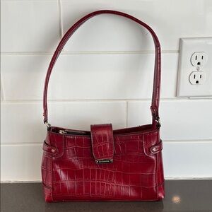 Liz Claiborne Vintage Cherry Red Croc-Embossed Shoulder Handbag 🍒